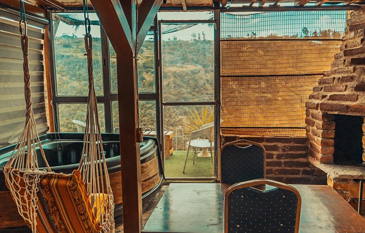 Munay Glamping Hotel Quito 0*,
